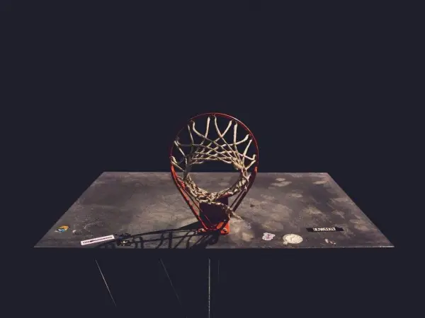 NBA篮球中的三秒区规则：进攻和防守三秒违例详解